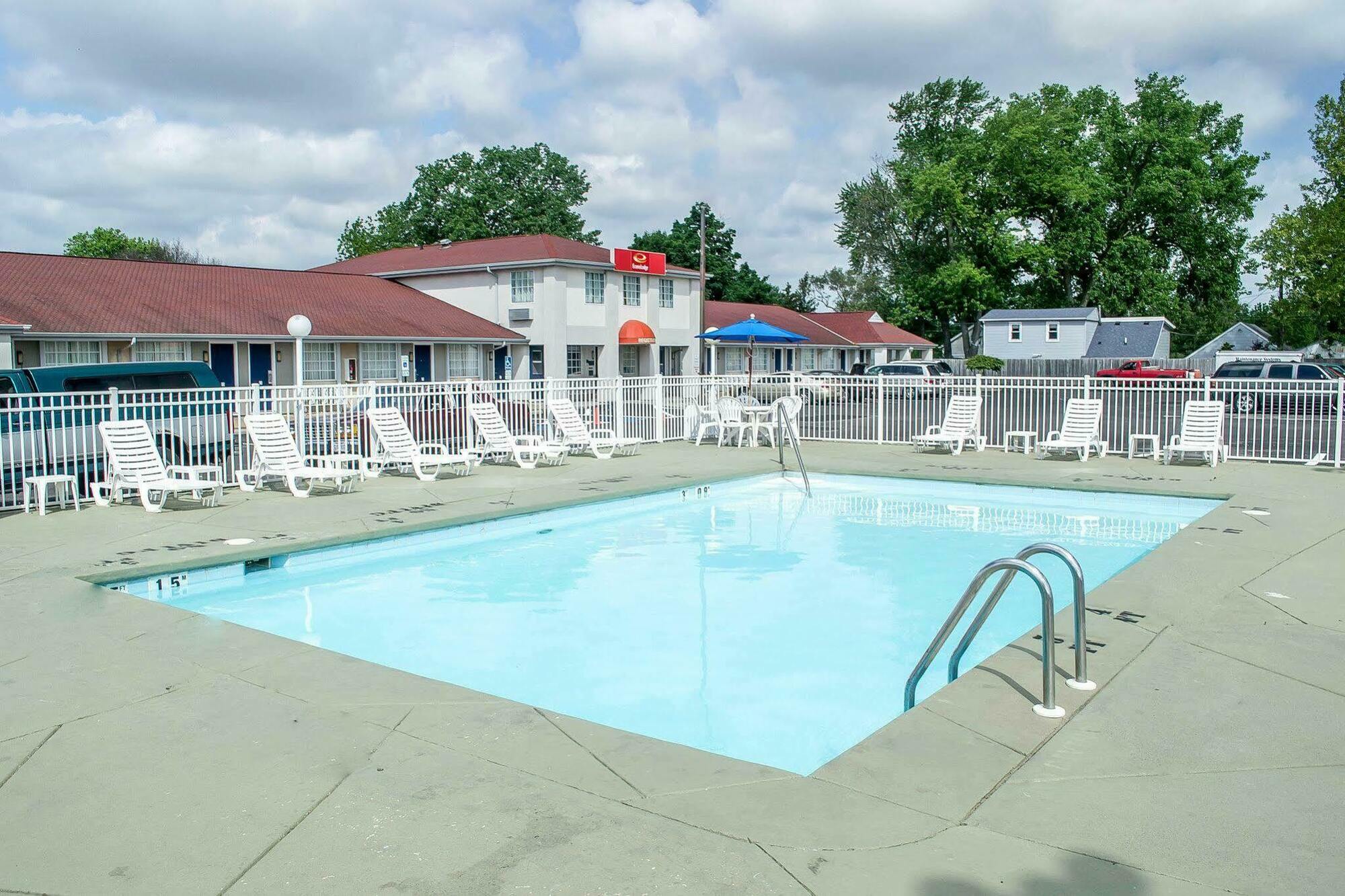 Econo Hospedaje Inn&Suites South Sandusky Exterior foto